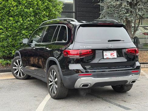 Used 2022 Mercedes-Benz GLB 250 4MATIC w/ Premium Package Lite image 19