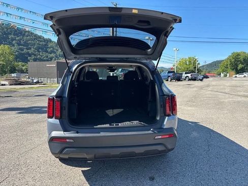 Used 2022 Kia Sorento LX image 29