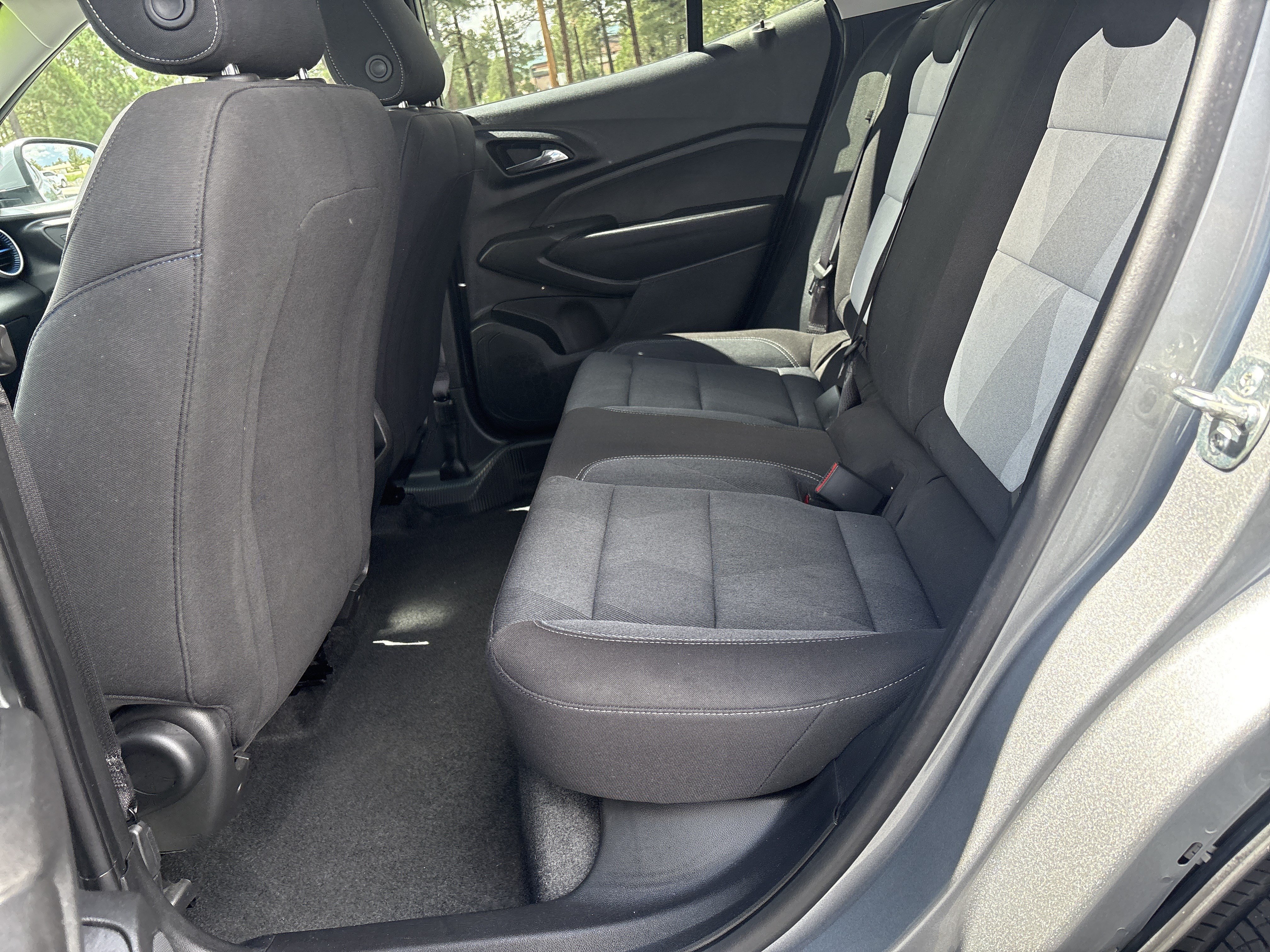 Used 2026 Chevrolet Trax LS w/ LS Convenience Package FWD image 11