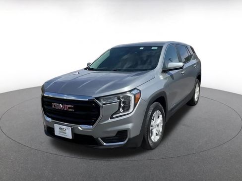 Used 2024 GMC Terrain SLE image 7