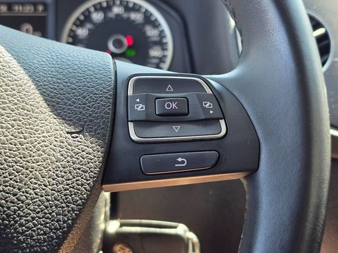 Used 2014 Volkswagen Tiguan S image 26