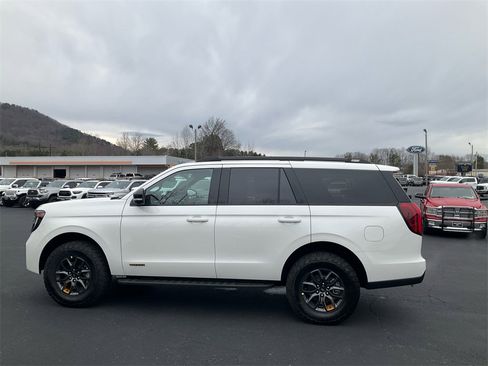 New 2026 Ford Expedition Tremor image 8