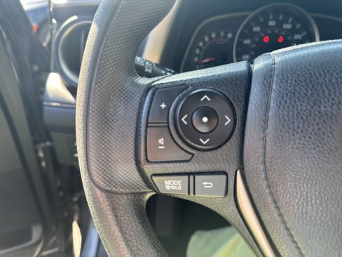 Used 2013 Toyota RAV4 XLE image 19