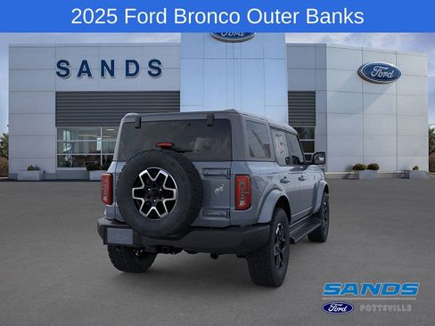 New 2025 Ford Bronco Outer Banks image 8