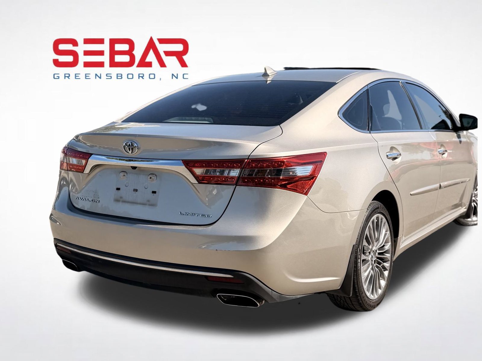 Used 2016 Toyota Avalon Limited w/ Toyota Safety Sense Package FWD image 5