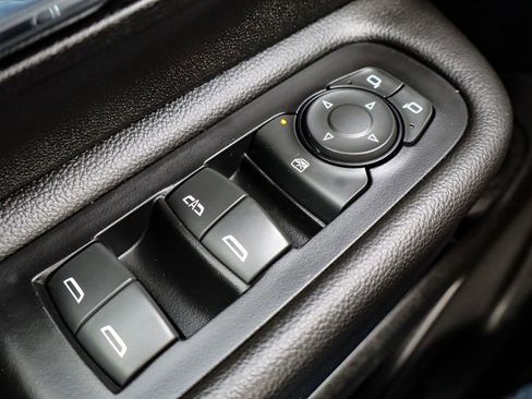 Used 2023 GMC Terrain SLT image 20