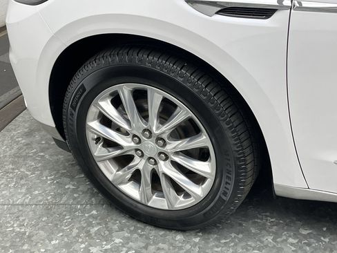 Used 2019 Buick Enclave Premium AWD/4WD image 36