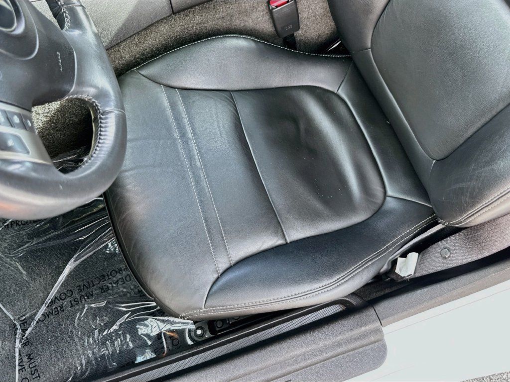 Used 2007 Pontiac Solstice Convertible w/ Premium Package RWD image 17