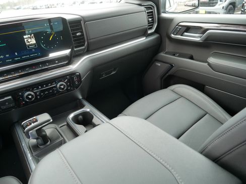 Used 2024 Chevrolet Silverado 1500 LTZ image 11