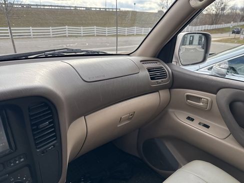 Used 1999 Toyota Land Cruiser image 18