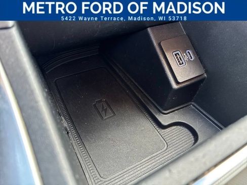 Used 2024 Ford Edge Titanium AWD/4WD image 17