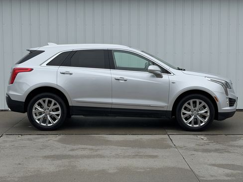 Used 2018 Cadillac XT5 Premium Luxury image 3