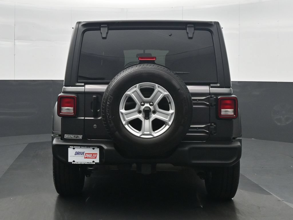 Used 2018 Jeep Wrangler Unlimited Sport AWD/4WD image 5