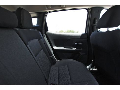 Used 2025 Nissan Kicks SV AWD/4WD image 13