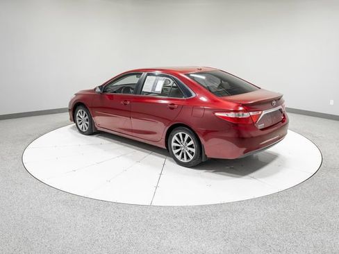 Used 2015 Toyota Camry XLE w/ Moonroof Package FWD image 31