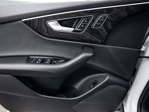 Certified 2023 Audi Q8 Premium w/ Convenience Package AWD/4WD image 15