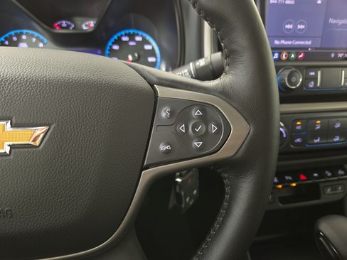 Used 2022 Chevrolet Colorado Z71 w/ Z71 Midnight Edition AWD/4WD image 15