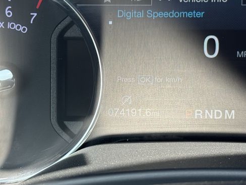 Used 2018 Ford Expedition XLT w/ Equipment Group 202A RWD image 12