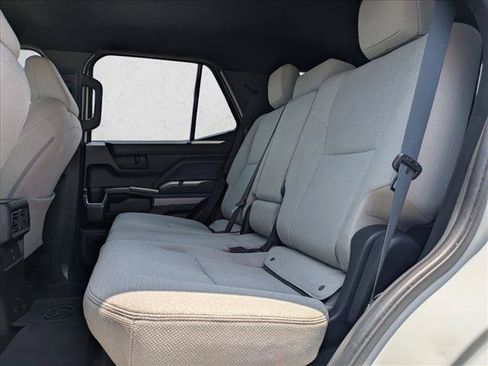 Used 2025 Toyota 4Runner SR5 AWD/4WD image 18