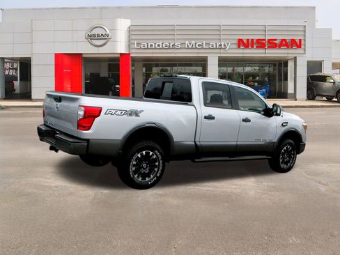 Used 2019 Nissan Titan PRO-4X w/ Pro-4x Convenience Package image 3