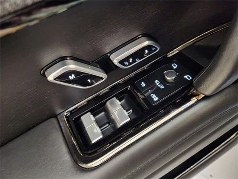 Used 2023 Land Rover Range Rover Sport SE Dynamic image 23