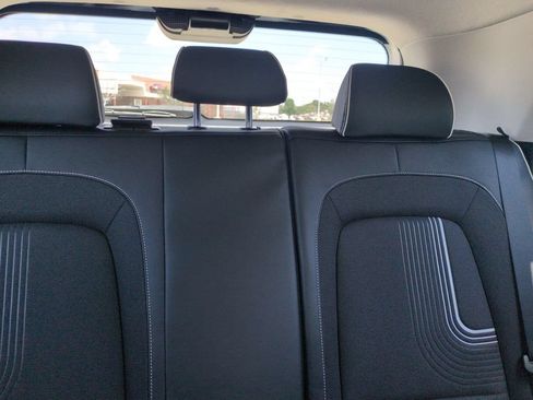 Used 2024 Hyundai Venue Limited FWD image 33
