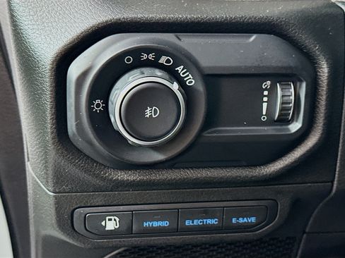 Used 2024 Jeep Wrangler Unlimited AWD/4WD image 17