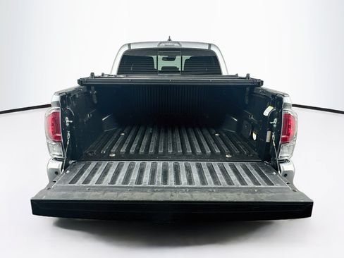 Used 2022 Toyota Tacoma Limited AWD/4WD image 30
