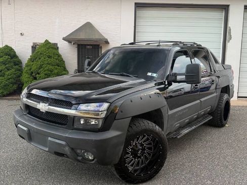 Used 2003 Chevrolet Avalanche 4x4 w/ The North Face Edition image 1