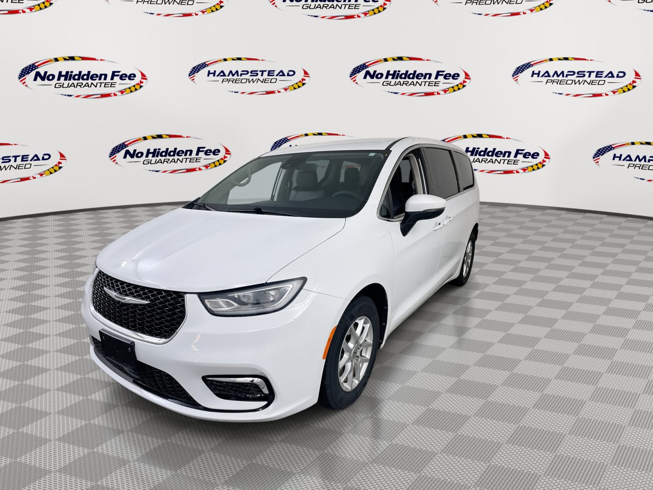 Used 2023 Chrysler Pacifica Touring-L FWD image 5