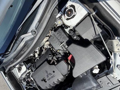 Used 2020 Mitsubishi Outlander ES image 14