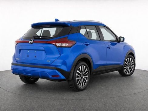 Used 2024 Nissan Kicks SV FWD image 3