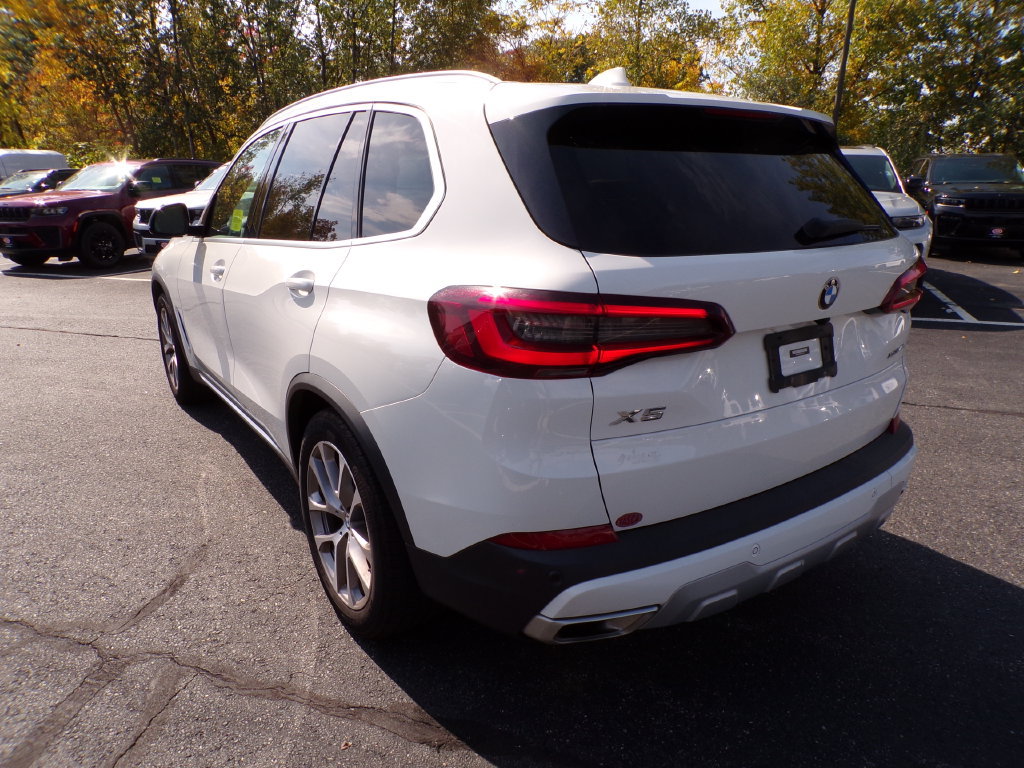 Used 2022 BMW X5 xDrive40i w/ Premium Package AWD/4WD image 16