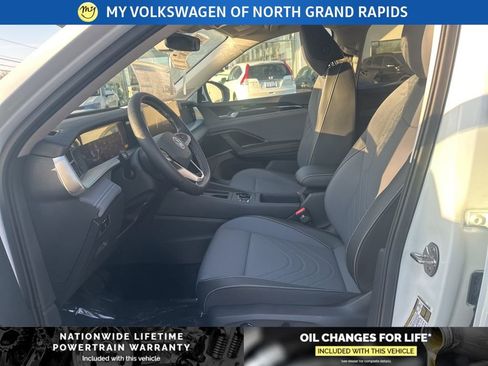 New 2026 Volkswagen Tiguan SE image 10