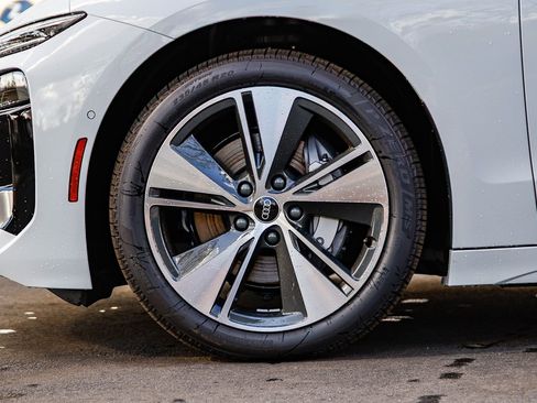 New 2025 Audi A6 e-tron Premium RWD image 9