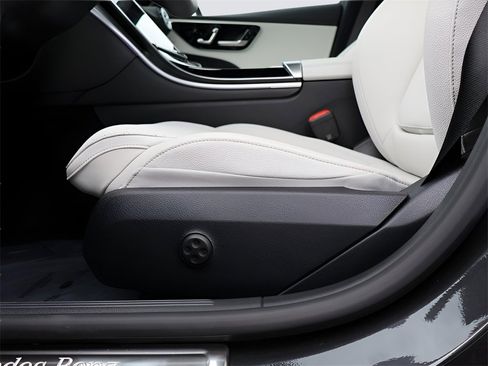 Used 2025 Mercedes-Benz C 300 4MATIC Sedan image 39