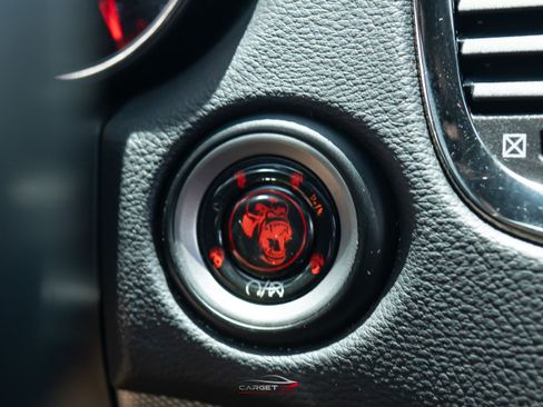 Used 2018 Dodge Durango SRT w/ Technology Group AWD/4WD image 34