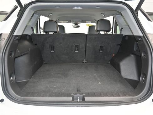 Used 2024 GMC Terrain AT4 AWD/4WD image 11