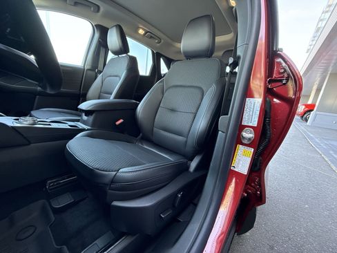 New 2025 Ford Escape SE w/ Class II Trailer Tow Package image 15