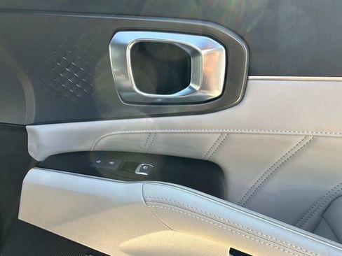 Certified 2023 Kia Sorento SX Prestige image 24