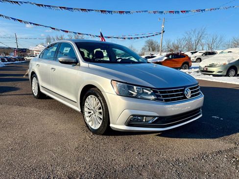 Used 2016 Volkswagen Passat 1.8T SE image 7