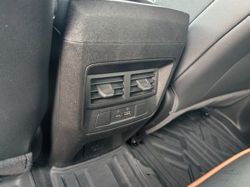 Used 2025 GMC Canyon AT4 w/ Technology Plus Package AWD/4WD image 33