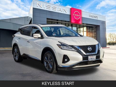 Used 2022 Nissan Murano Platinum w/ Cargo Package image 2