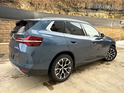 Certified 2025 BMW X3 xDrive30i image 3
