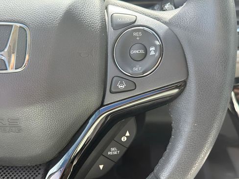 Used 2021 Honda HR-V EX-L image 16