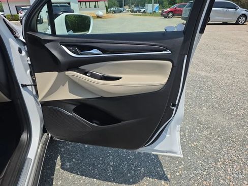 Used 2020 Buick Enclave Essence FWD image 48