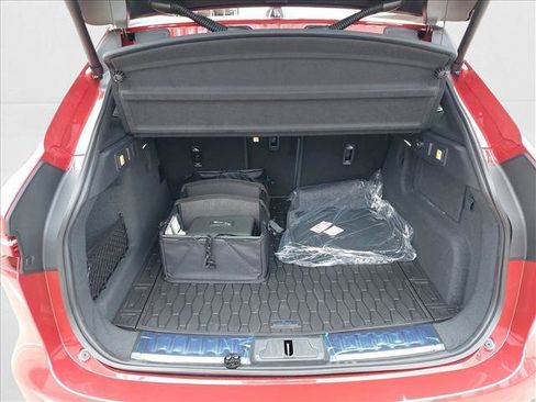 New 2026 Jaguar F-PACE R-Dynamic S image 9