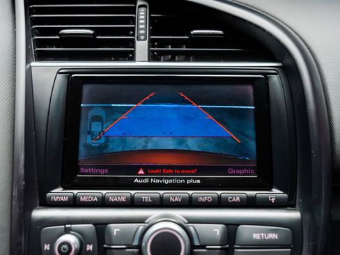 Used 2014 Audi R8 V8 w/ Ceramic Brake Package image 66