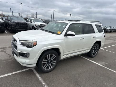Used 2015 Toyota 4Runner Limited image 15
