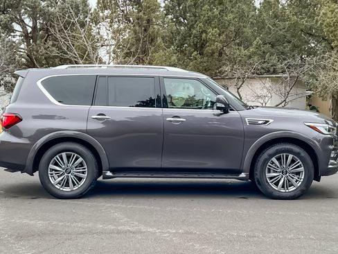 Used 2024 INFINITI QX80 Luxe AWD/4WD image 3